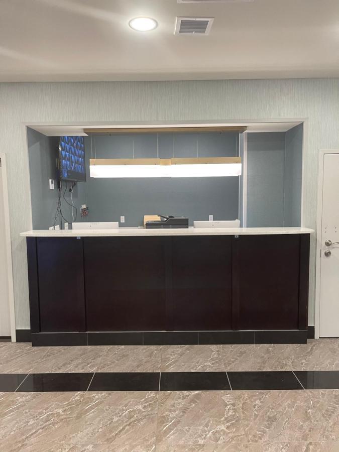 Magna Hotel Jfk Airtrain Нью-Йорк Экстерьер фото